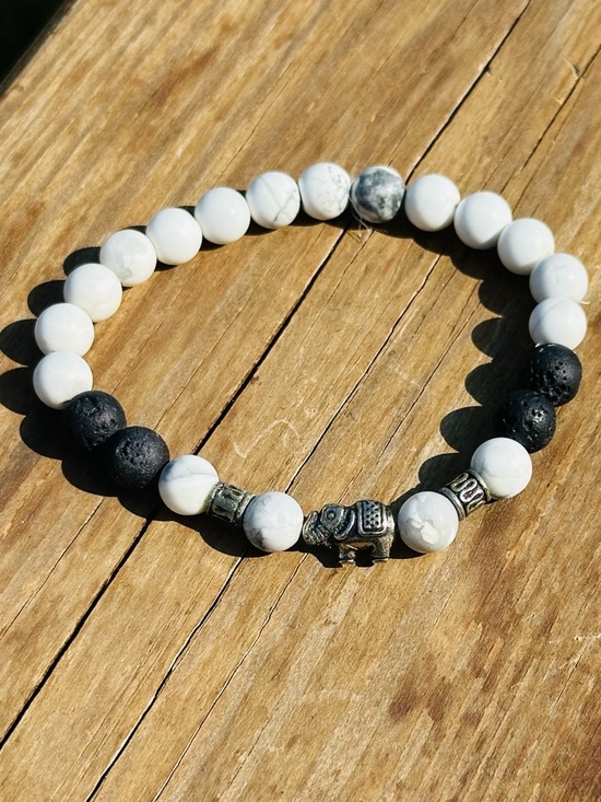 Jewelry - Boho Style Beaded Stretchy Elephant Bracelet-NEW